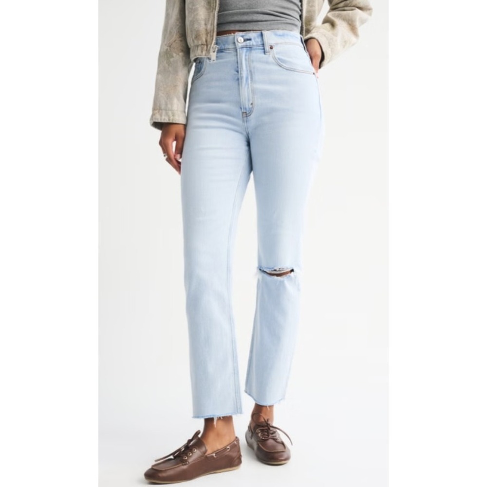 ABERCROMBIE Curve High Rise Straight Jeans Light Wash Blue Women Size 28 Short